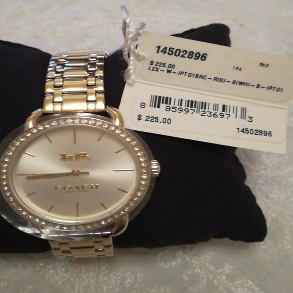 Coach Golden Watch - Picture 2 of 6